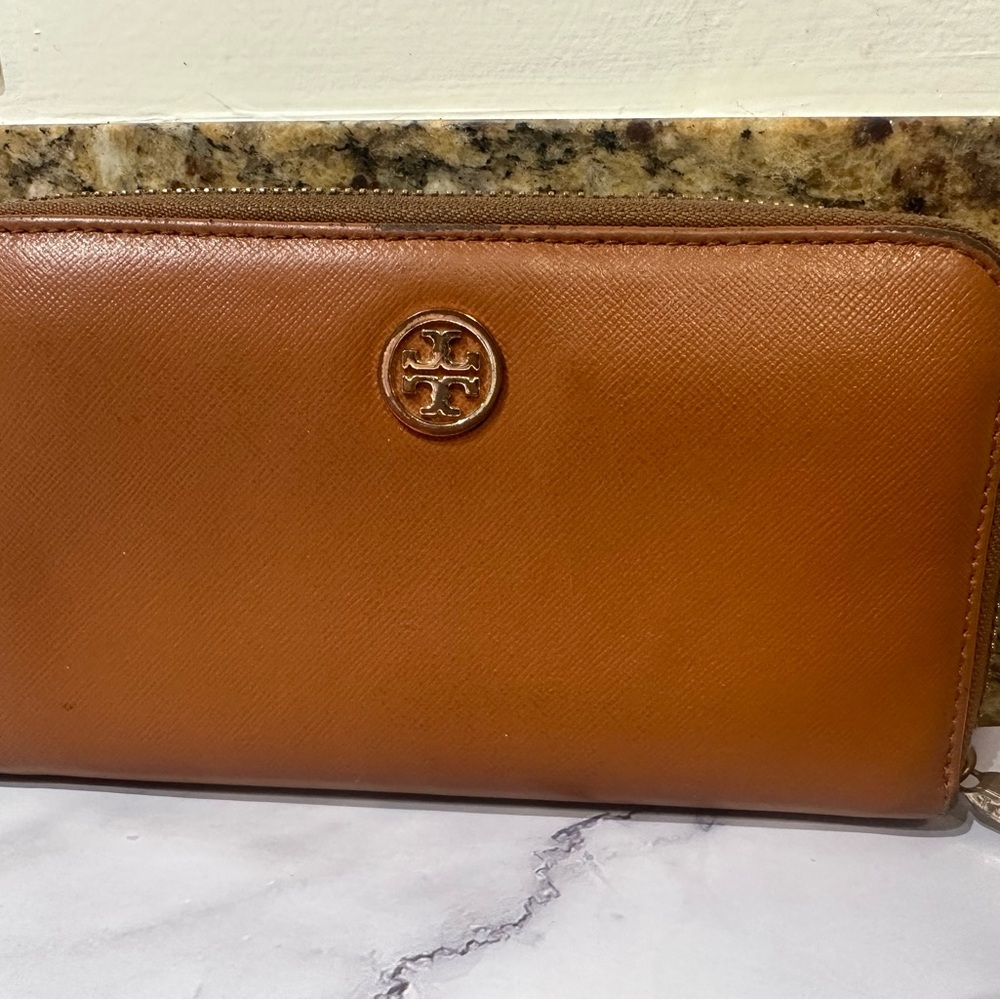 Tory Burch Brown Leather Zip Wallet